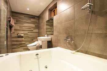 Hotel Yaja Chunho 2*